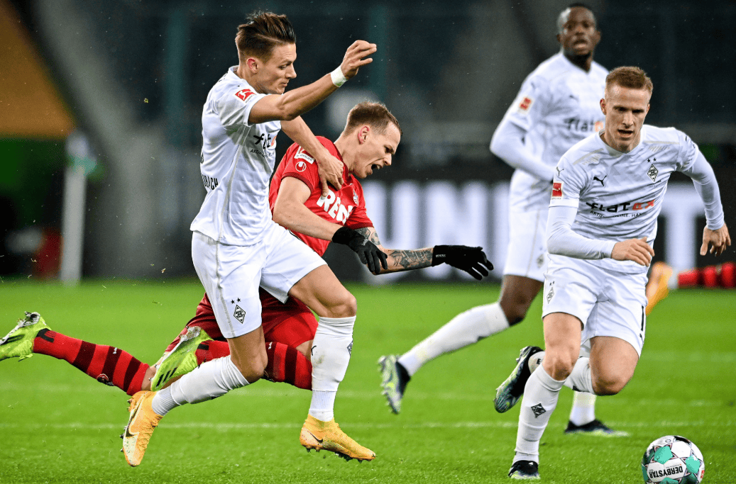 沃尔夫斯堡客场四球大胜，门兴格拉德巴赫惨遭溃败