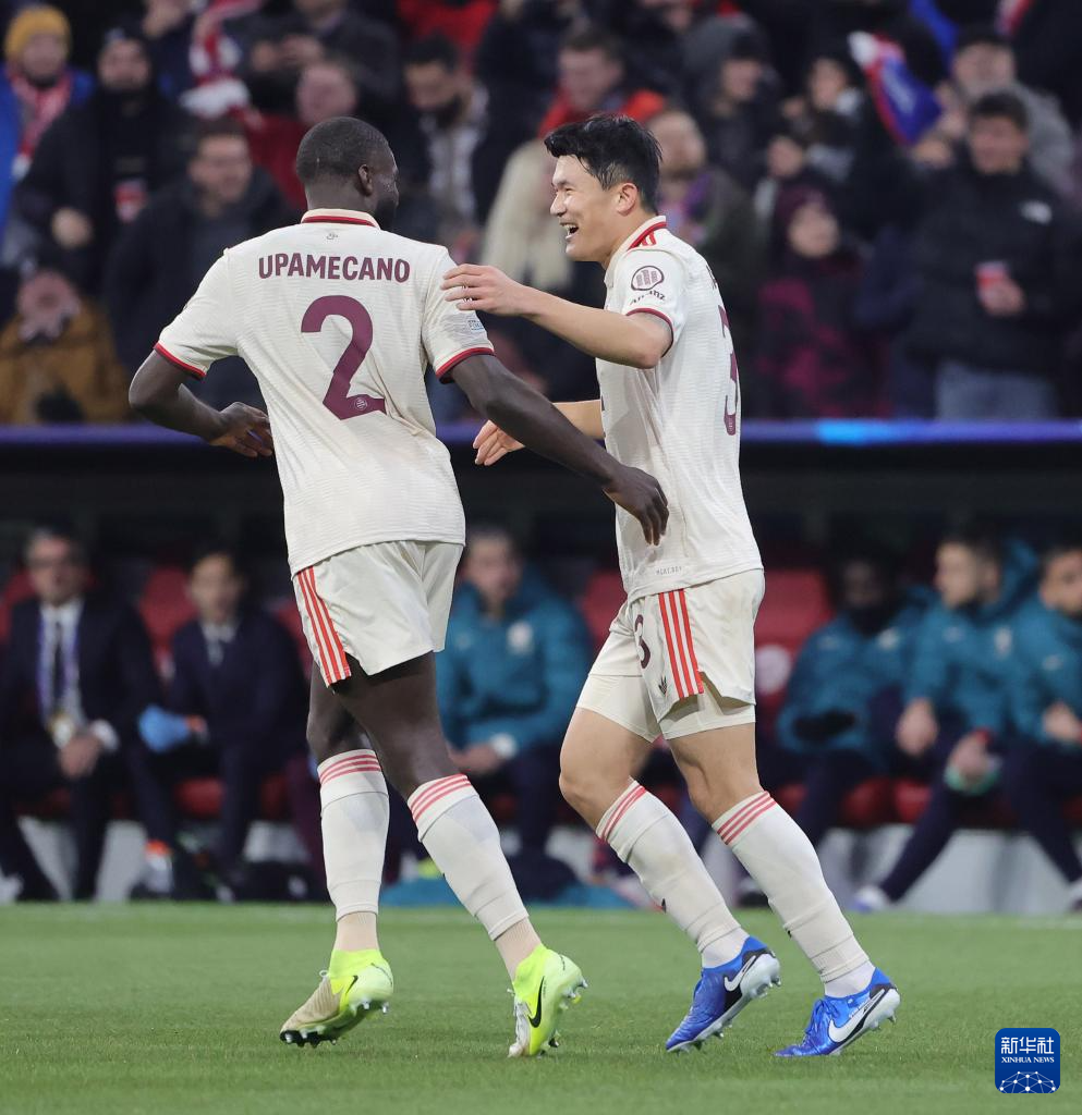 多宝彩票-拜仁慕尼黑力克巴黎圣日耳曼，捧起欧冠冠军奖杯的简单介绍