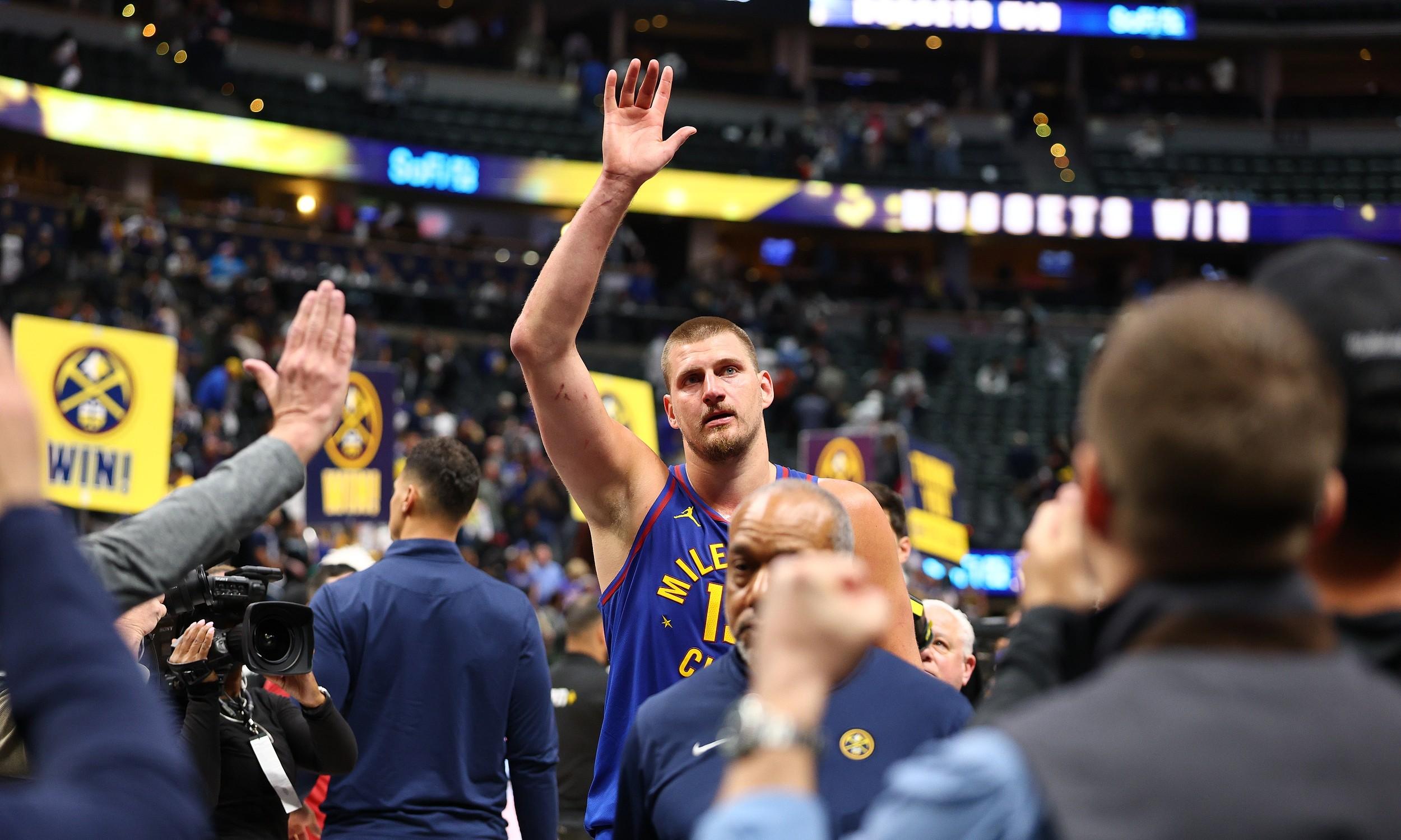 雄鹿负于步行者，米德尔顿低迷表现