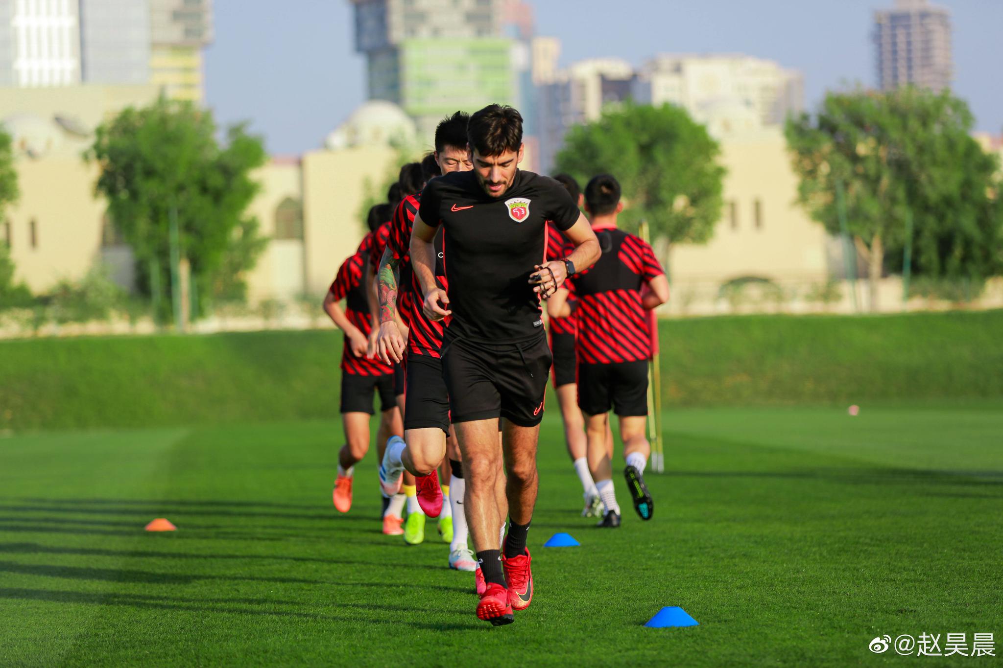 -广州恒大客场2-0战胜悉尼FC，亚冠小组赛3连胜领跑积分榜