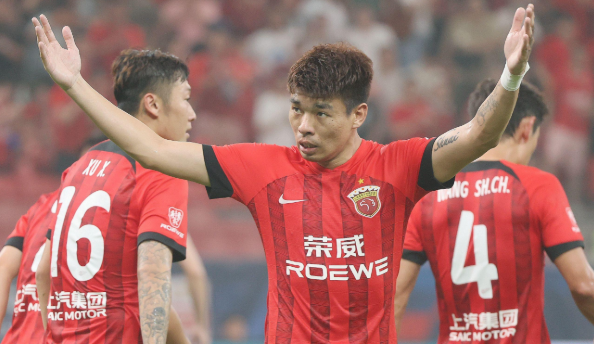 上海上港客场3-1逆转泰达晋级，打破赛季1胜魔咒！