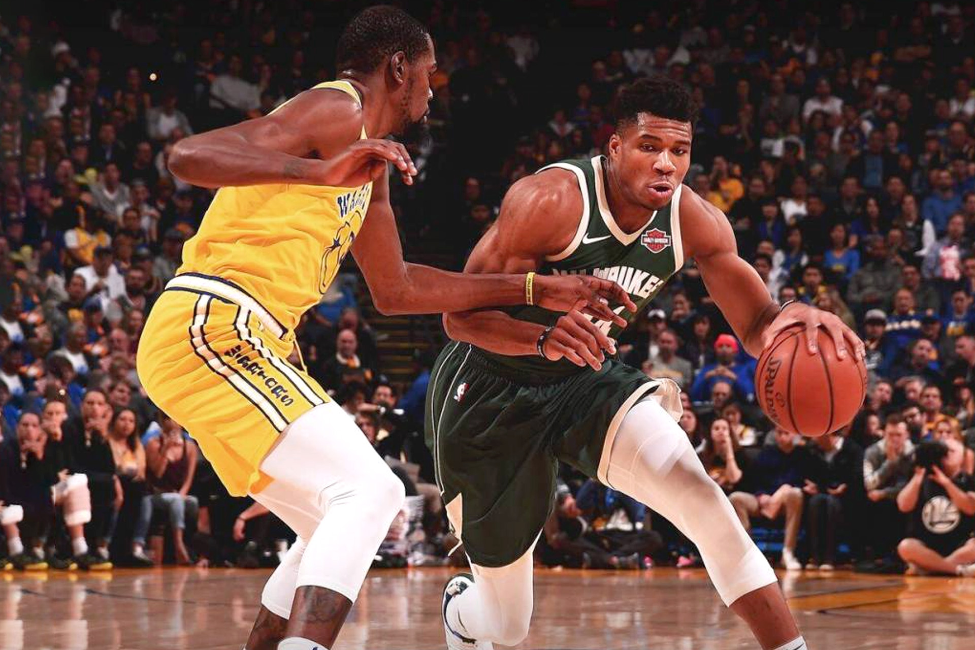 雄鹿轻松赢球，西部半决赛马到成功