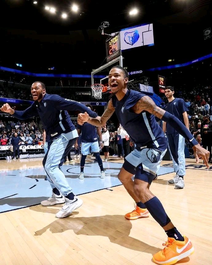 DB彩票试玩-勇士逆袭灰熊，取得反弹胜利